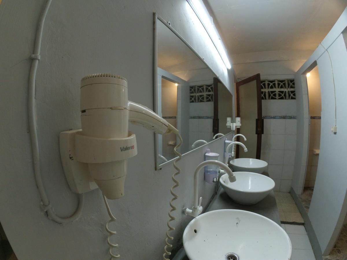 Local Hostel Amed Buitenkant foto